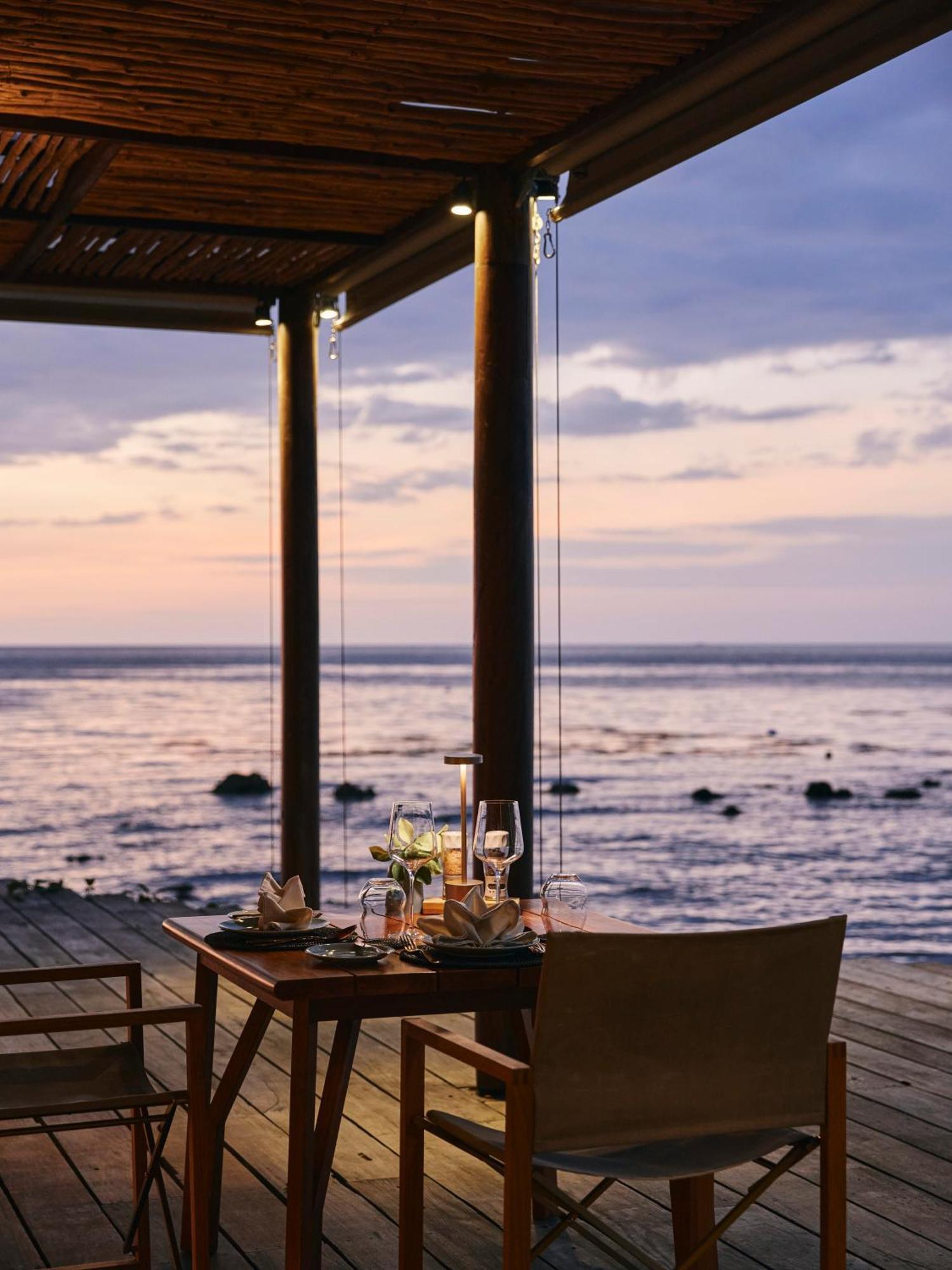 โรงแรม The Retreat,