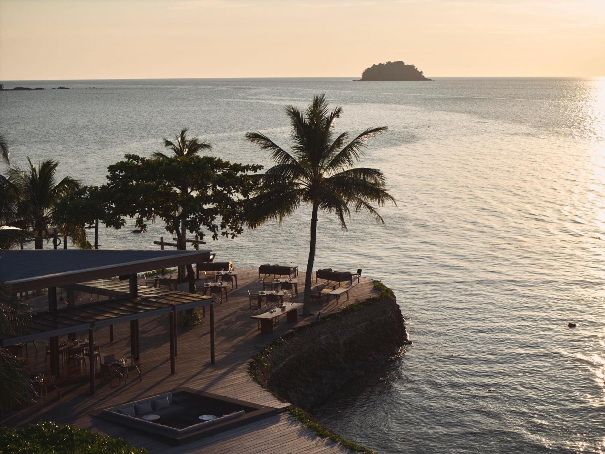 โรงแรม The Retreat,