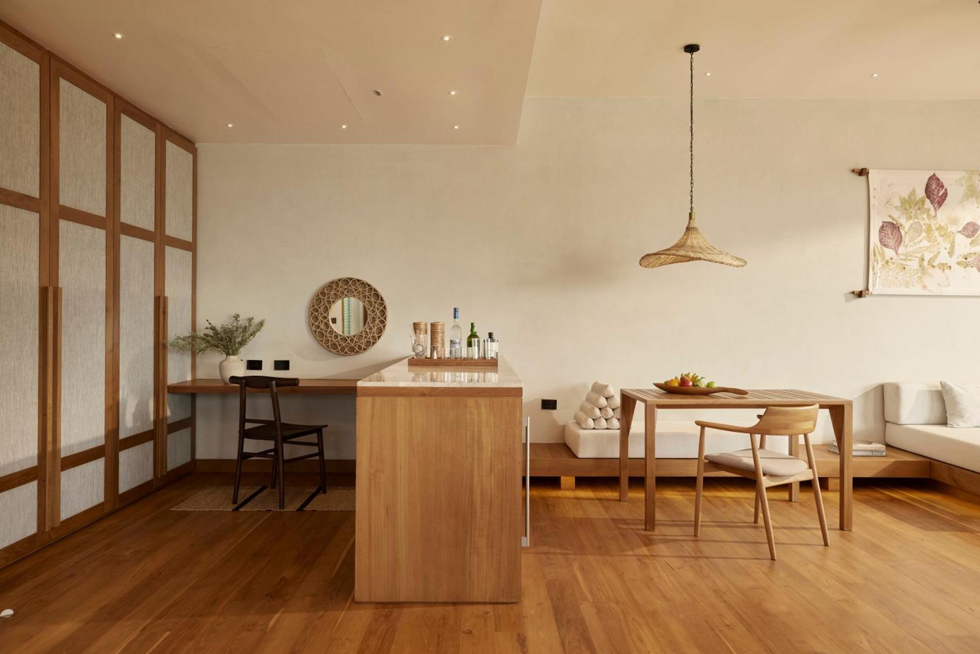 The Retreat, โรงแรม