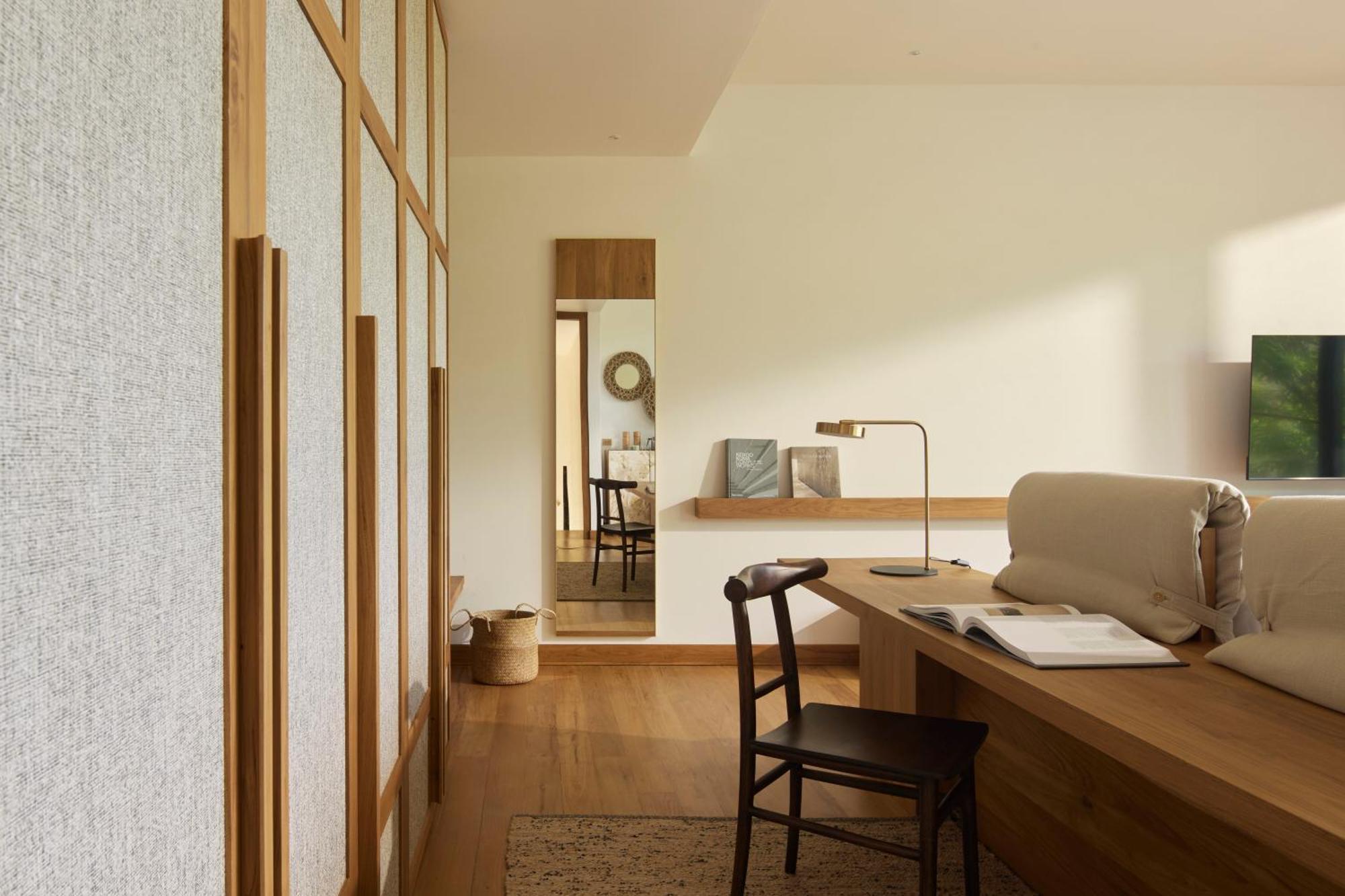 โรงแรม The Retreat,
